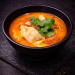 Tom Yum Suppe mit Garnelen-Gyoza